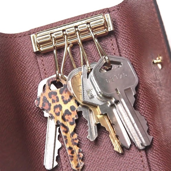 Auth. Louis Vuitton LV Taiga 4 Hook Ring Key Holder Case Wallet Multicles Vtg - Picture 15 of 17